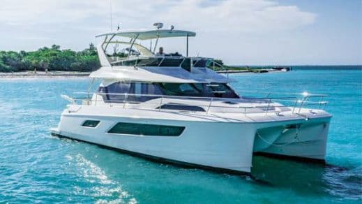 Aquila charter yacht